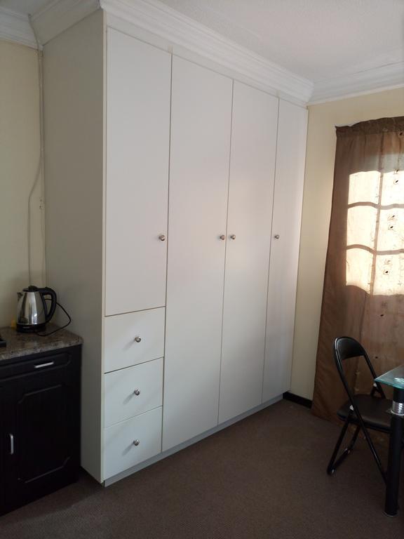 Jin Xin Guest House Уиндхоек Екстериор снимка